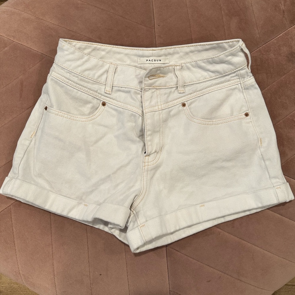 Pacsun white mom short size 26